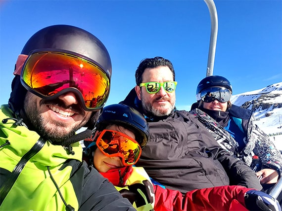 esquiar familia sierra nevada